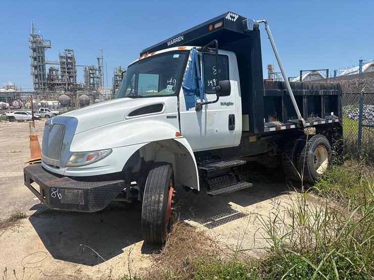 #49-•-2011-international-6-yd-dump-truck-image-1