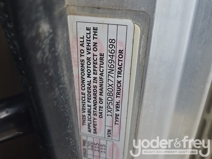 2007-peterbilt-379-image-62