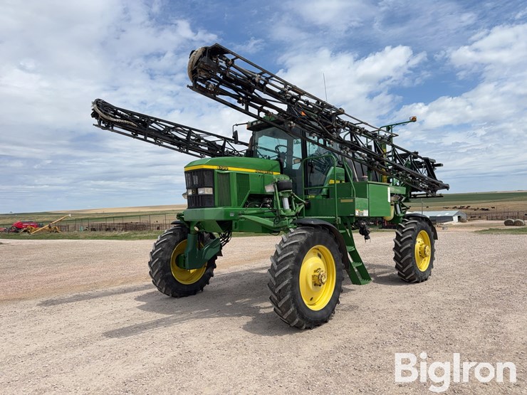 john-deere-4700-image-1