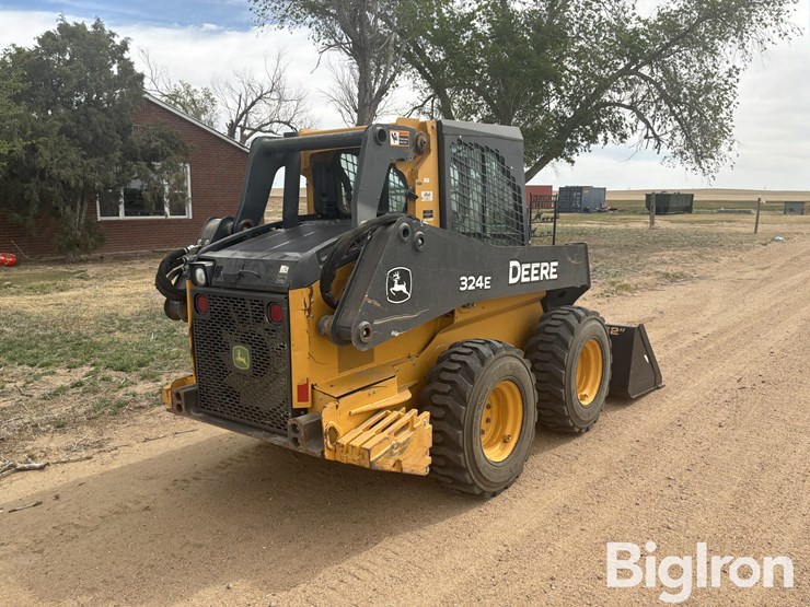 2017-deere-324e-image-5
