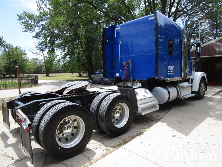 2018-freightliner-122sd-image-5