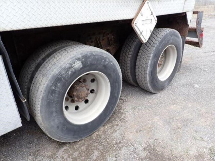 inoperable-2005-mack-cv713-tri/a-vacuum-truck-1m2a-image-48
