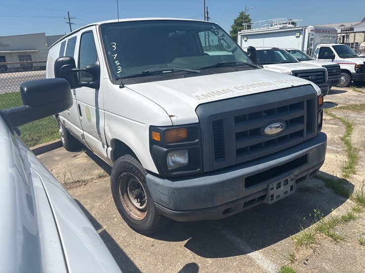 2014-ford-e150-image-3