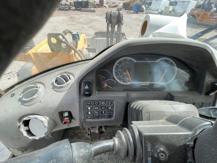 2014-volvo-l120h-image-139