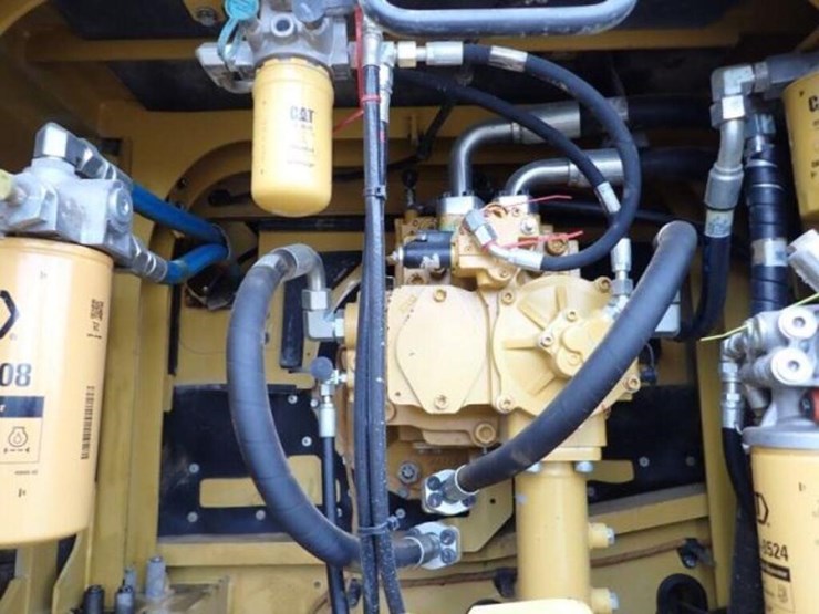2015-caterpillar-349fl-image-57