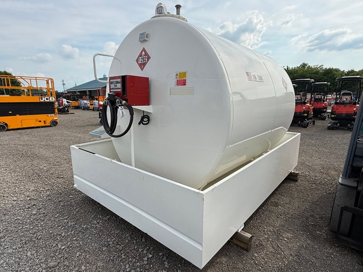 #58-•-2025-am-tank-2300-gallon-fuel-tank-image-1