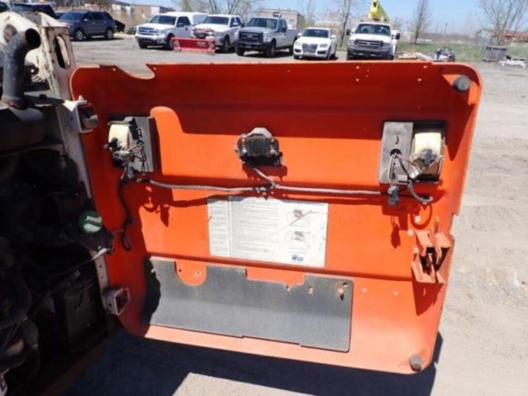 2007-bobcat-s100-image-35