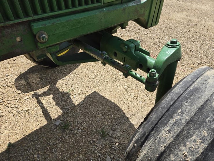 john-deere-3010-image-23