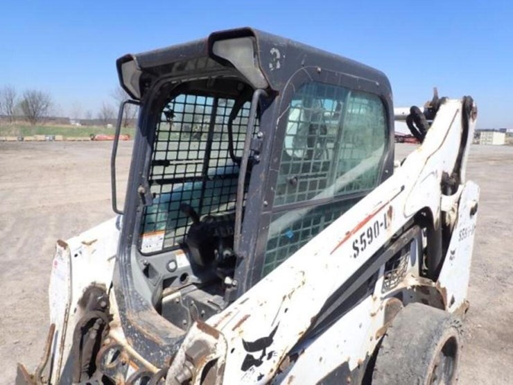 2014-bobcat-s590-image-18