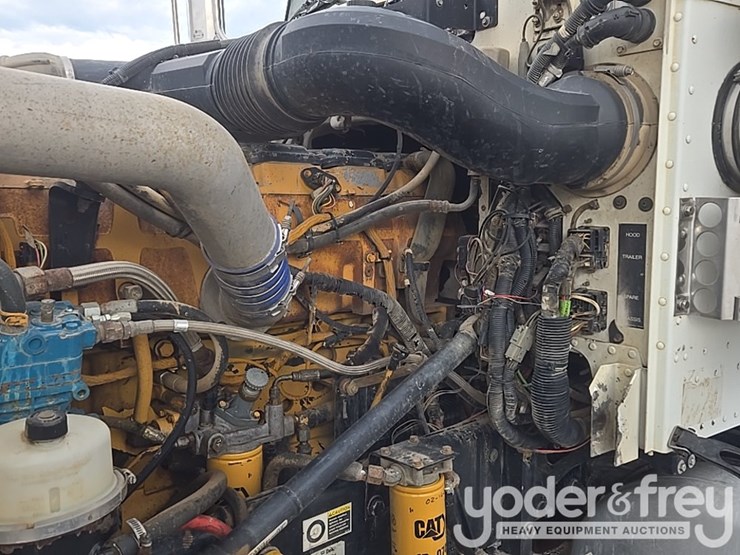 2007-peterbilt-379-image-37