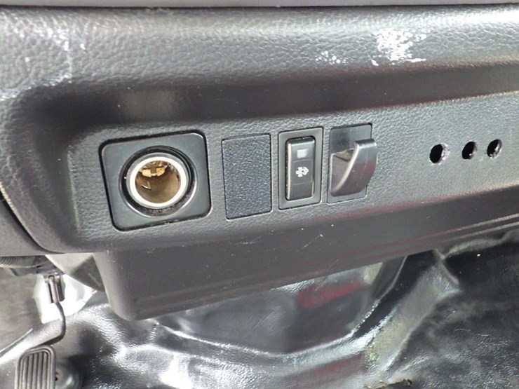 2018-hino-338-image-51