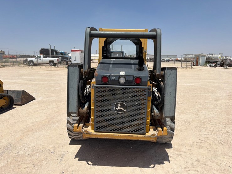 2010-deere-332d-image-6