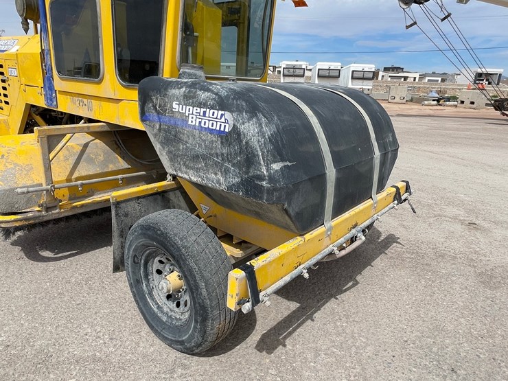 2017-superior-broom-dt80k-image-32