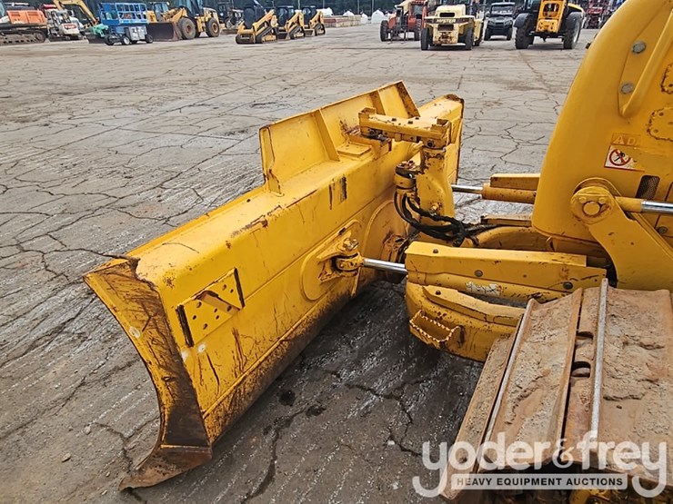 2020-komatsu-d39pxi-24-image-9