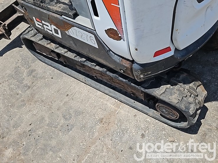2020-bobcat-e20-image-22