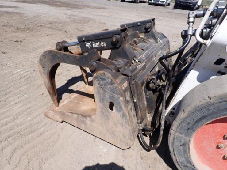 2014-bobcat-s590-image-21