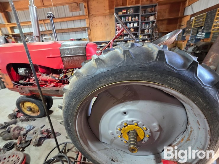 massey-ferguson-22-image-8