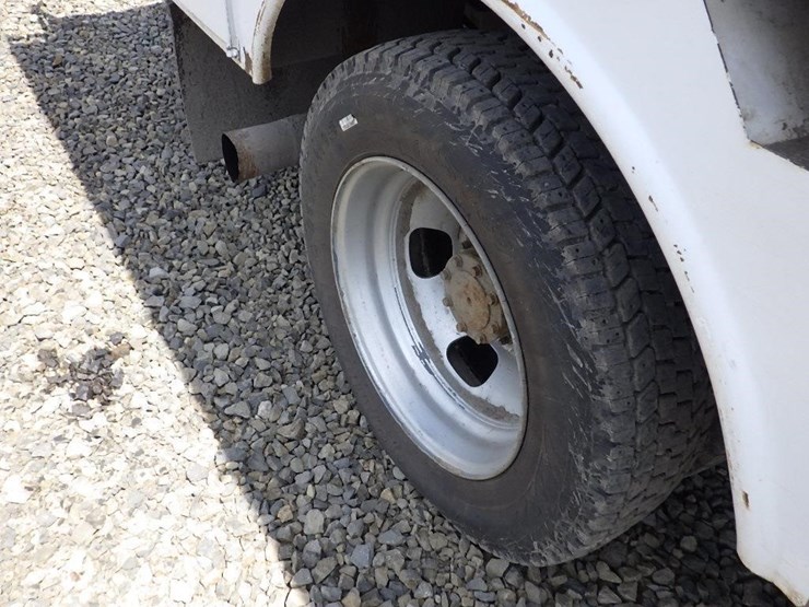 2005-ford-f550-image-30
