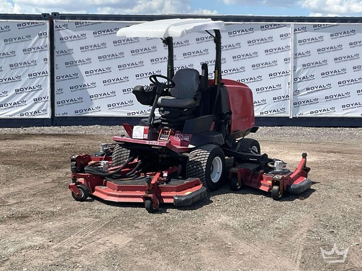 2017-toro-groundsmaster-4000d-image-1