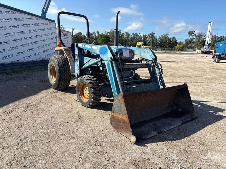 ford-tractor-image-2