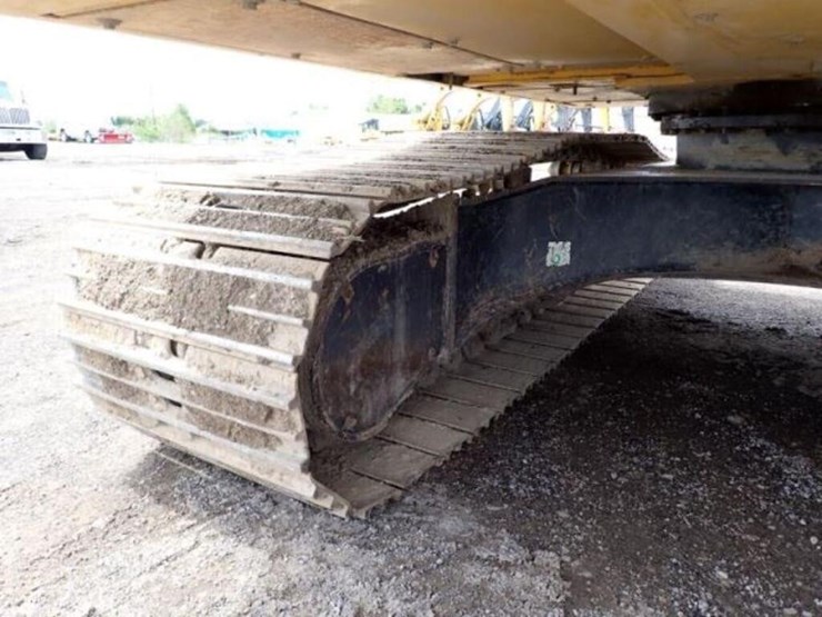 2022-komatsu-pc210-lc-11-image-48