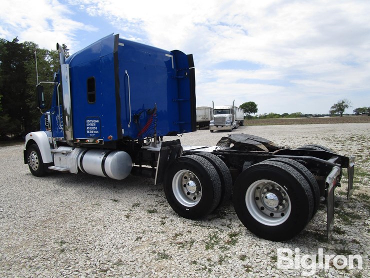 2018-freightliner-122sd-image-7