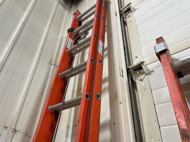 #4584-•-louisville-fiberglass-extension-ladder-image-4