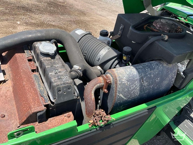 john-deere-utility-tractor-image-6
