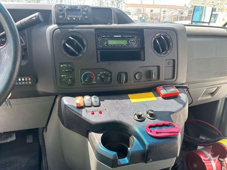2018-ford-e450-image-18