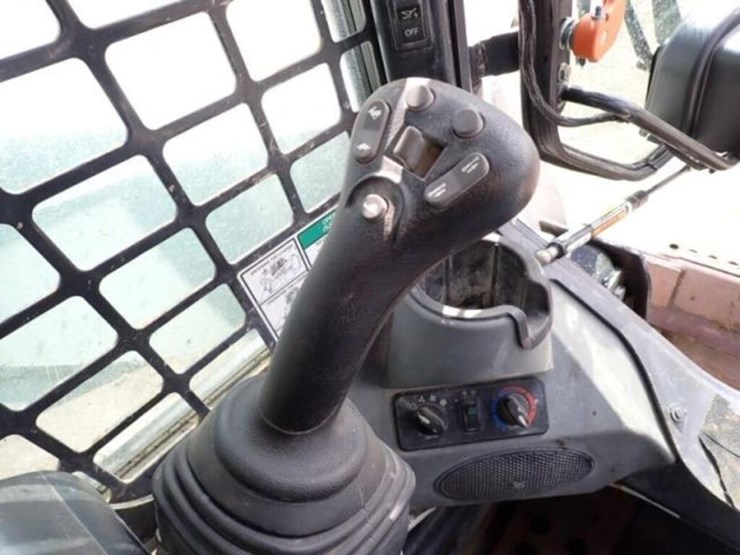 2021-bobcat-t770-image-15