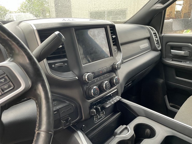2019-dodge-ram-3500-image-42
