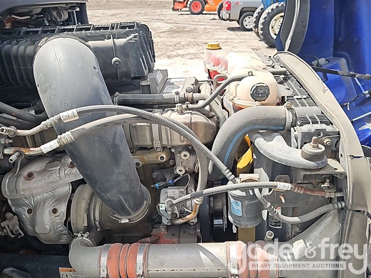 2019-freightliner-cascadia-125-image-26