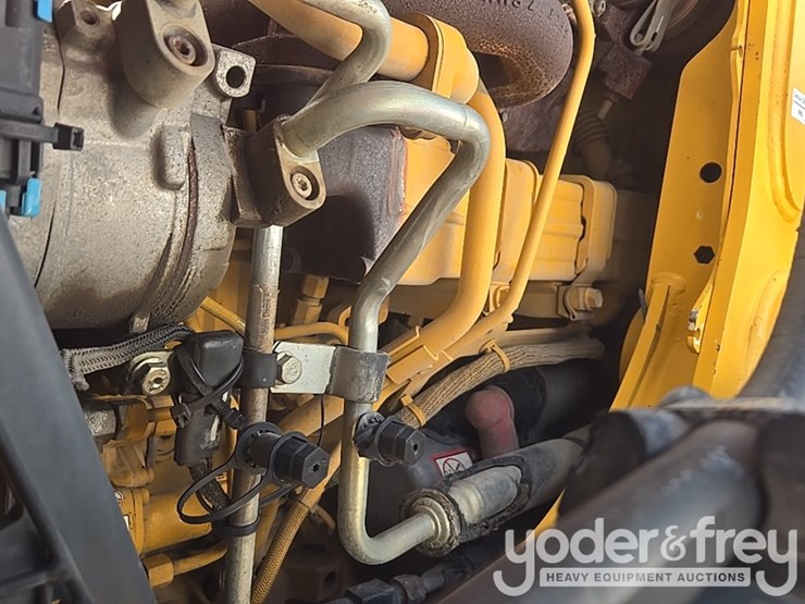 2020-deere-310sl-image-37
