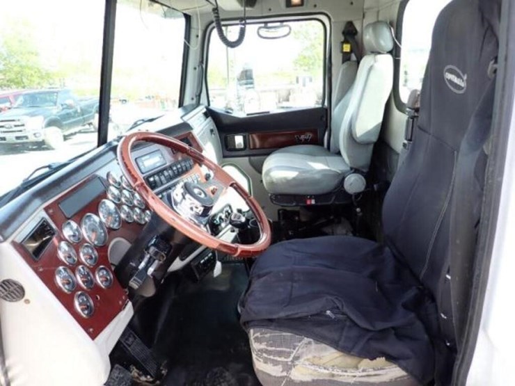 2013-western-star-4900sb-image-23