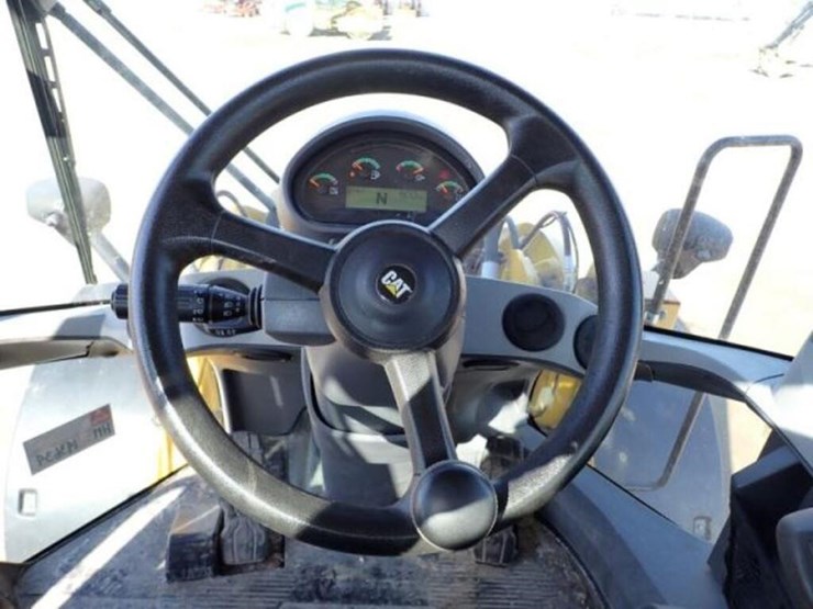 2023-caterpillar-926m-image-13