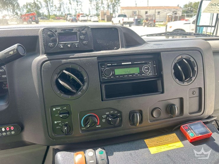 2018-ford-e450-image-17