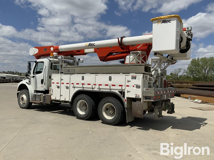 2015-freightliner-m2-106-image-7