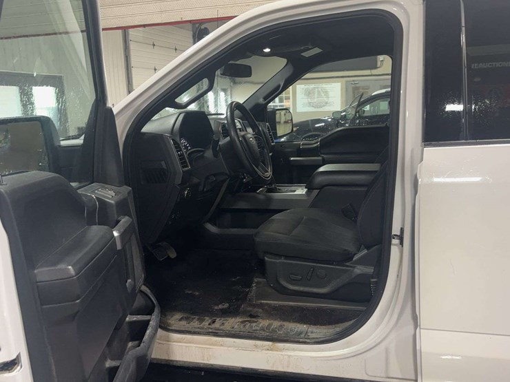 2020-ford-f150-image-9