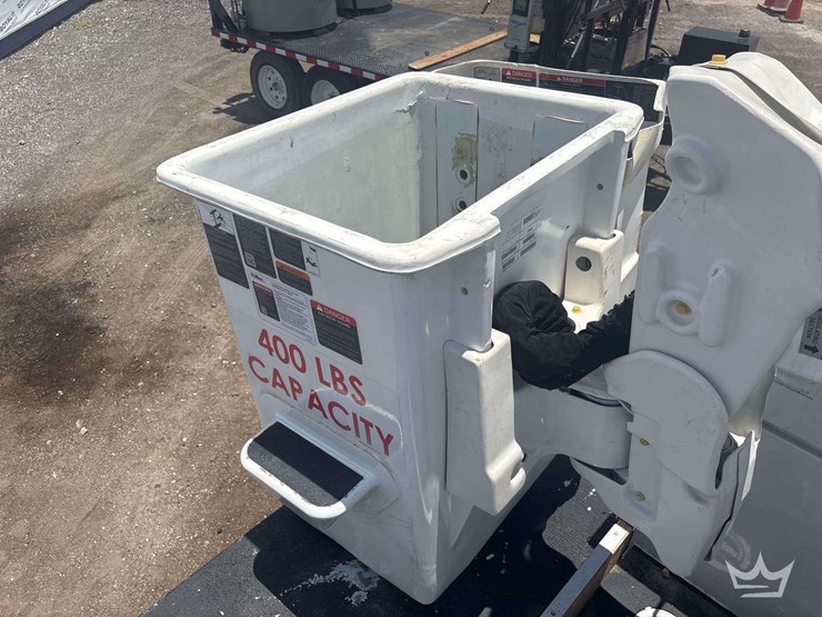2021-ram-5500-chassis-4x4-altec-at37g-37ft.-bucket-truck-image-35