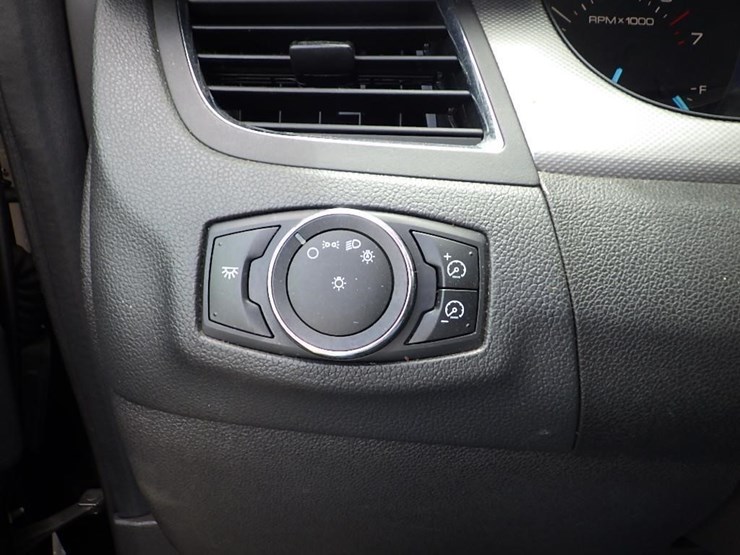 2013-ford-edge-image-32