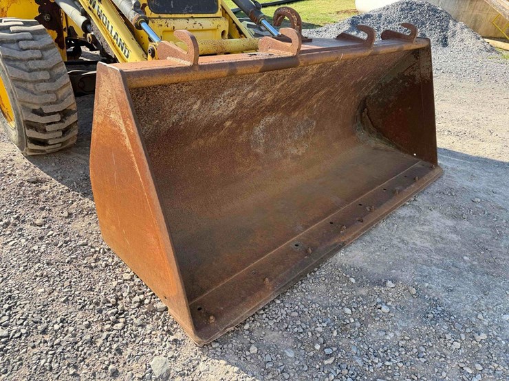 new-holland-b95lr-backhoe-image-4