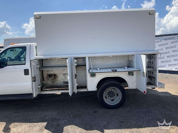 2015-ford-f550-image-33