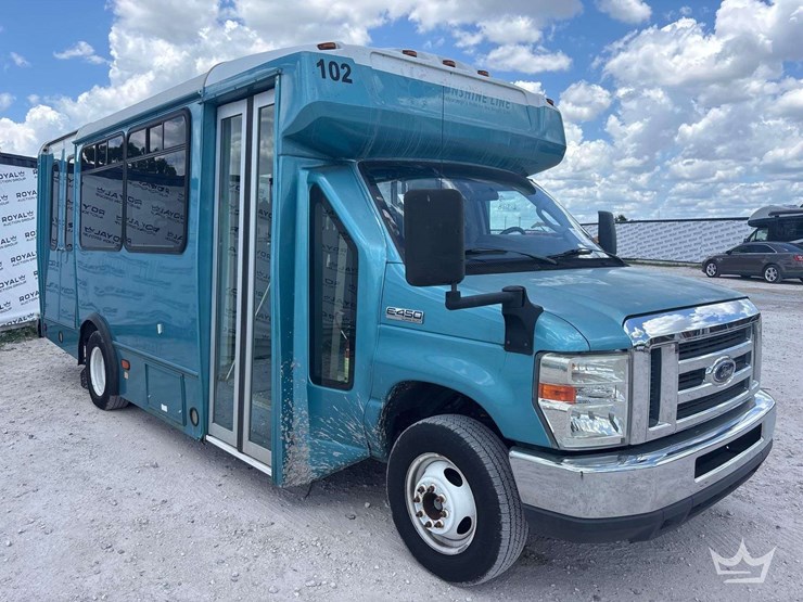 2017-ford-e450-image-2