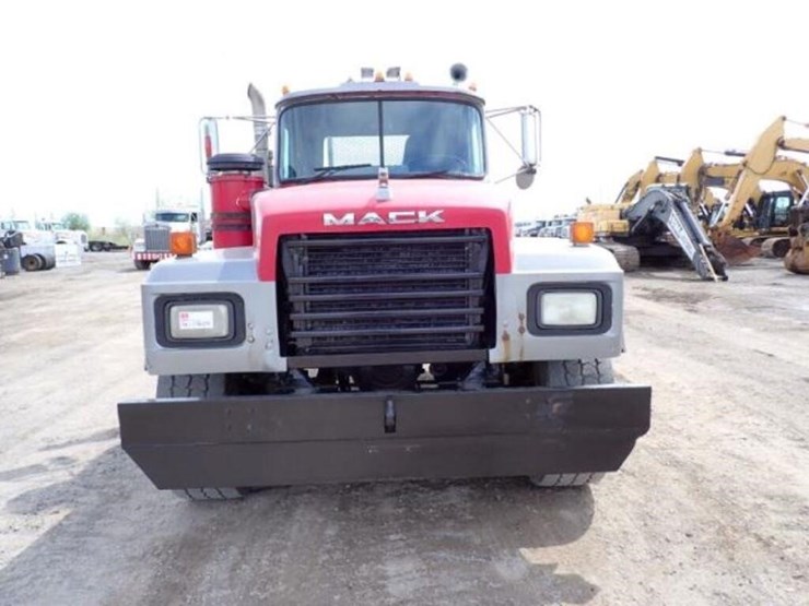 1993-mack-rd690s-image-2