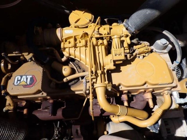 2021-caterpillar-323-image-70