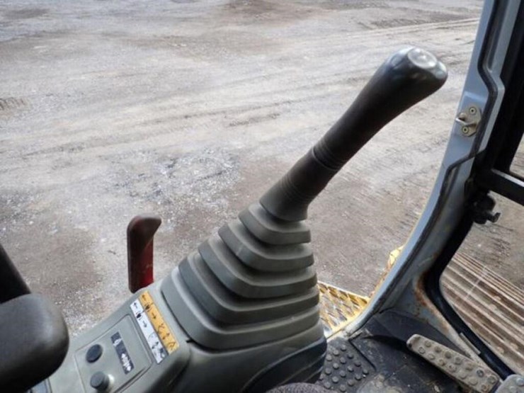 2001-deere-270-lc-image-16