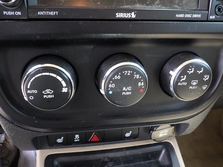 2013-jeep-patriot-image-36