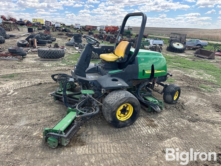 john-deere-3225c-image-1