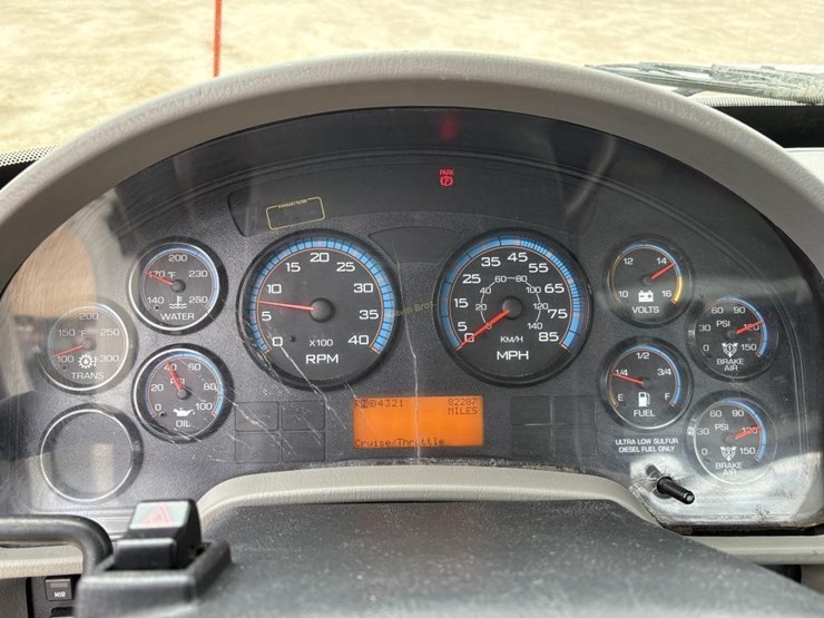 2010-international-durastar-4300-image-17