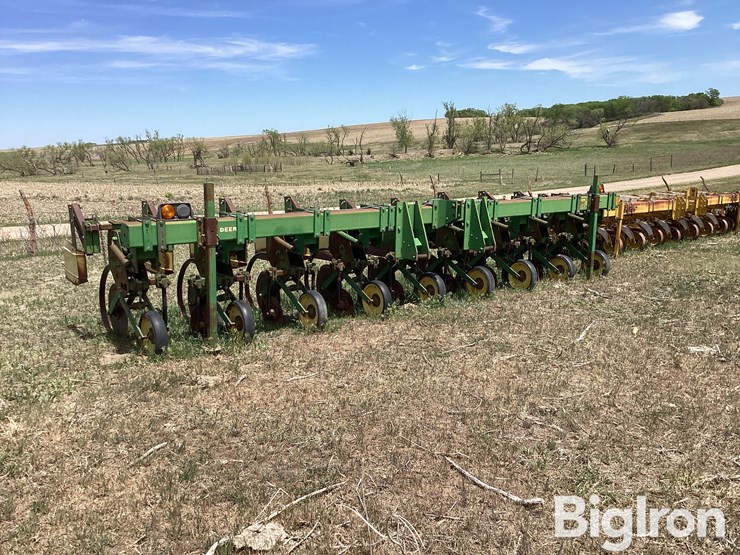 john-deere-885-image-3